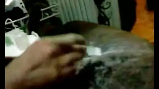 वयस्क कोई पंजीकरण  फ्लाइट अटेंडेंट उड़ान में एक वायरलेस कैंषफ़्ट का उपयोग करता सेक्सी मूवी फिल्म पिक्चर है!